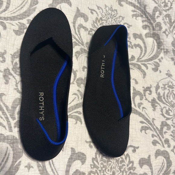 Black Rothy’s flats - Picture 4 of 7